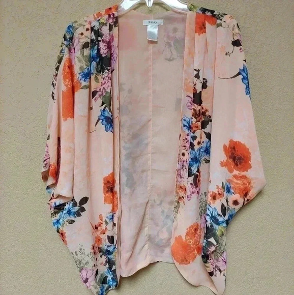 Esley short sleeve floral print kimono. Size medium - Picture 1 of 4